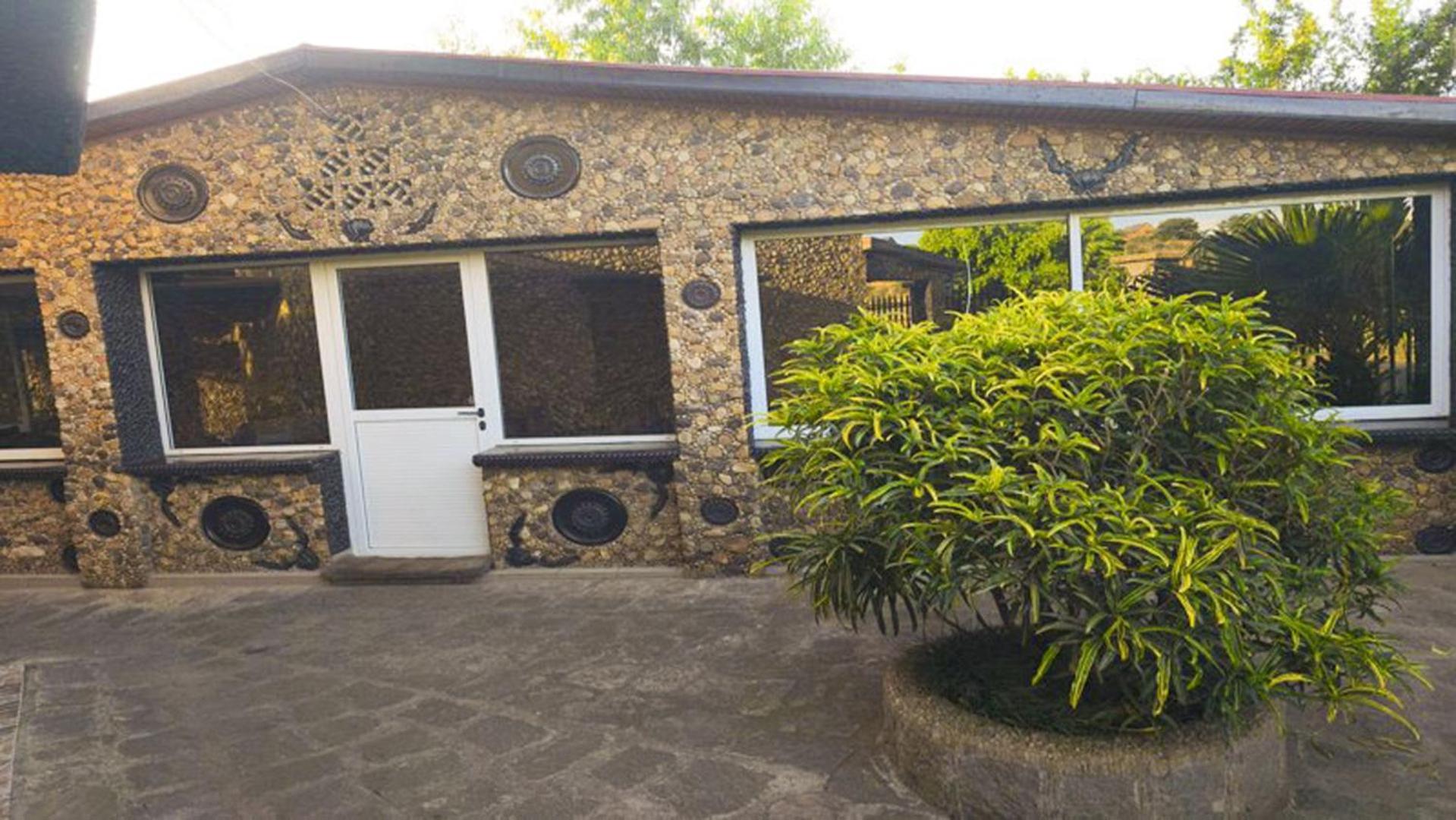 Hotel Restaurant Le Miamiam Glouglou Ambositra Exterior photo