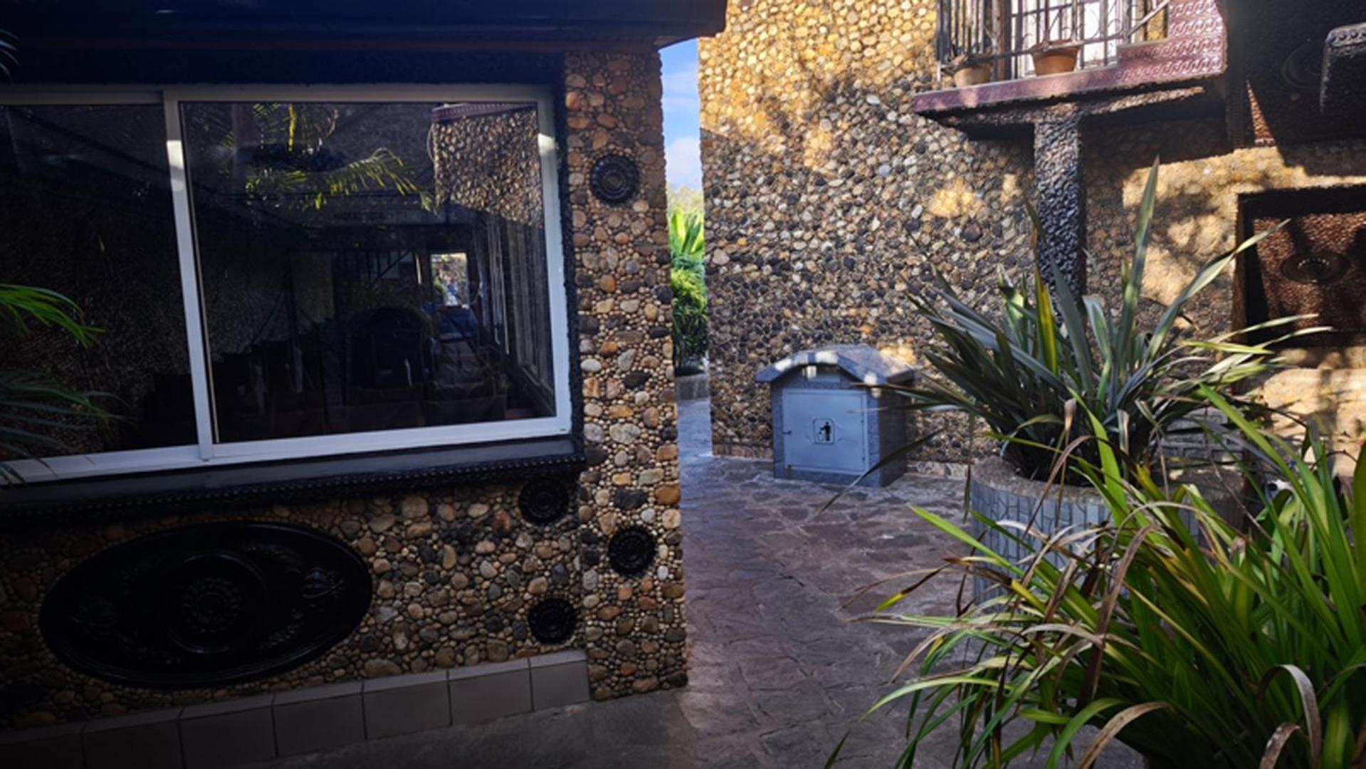 Hotel Restaurant Le Miamiam Glouglou Ambositra Exterior photo