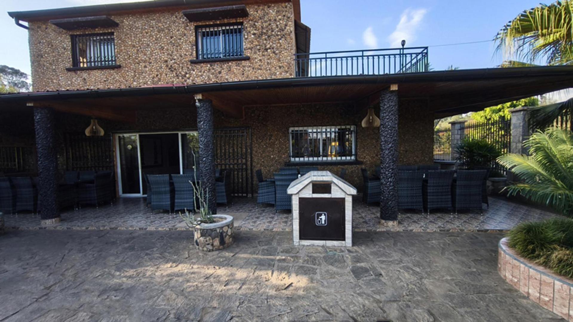 Hotel Restaurant Le Miamiam Glouglou Ambositra Exterior photo